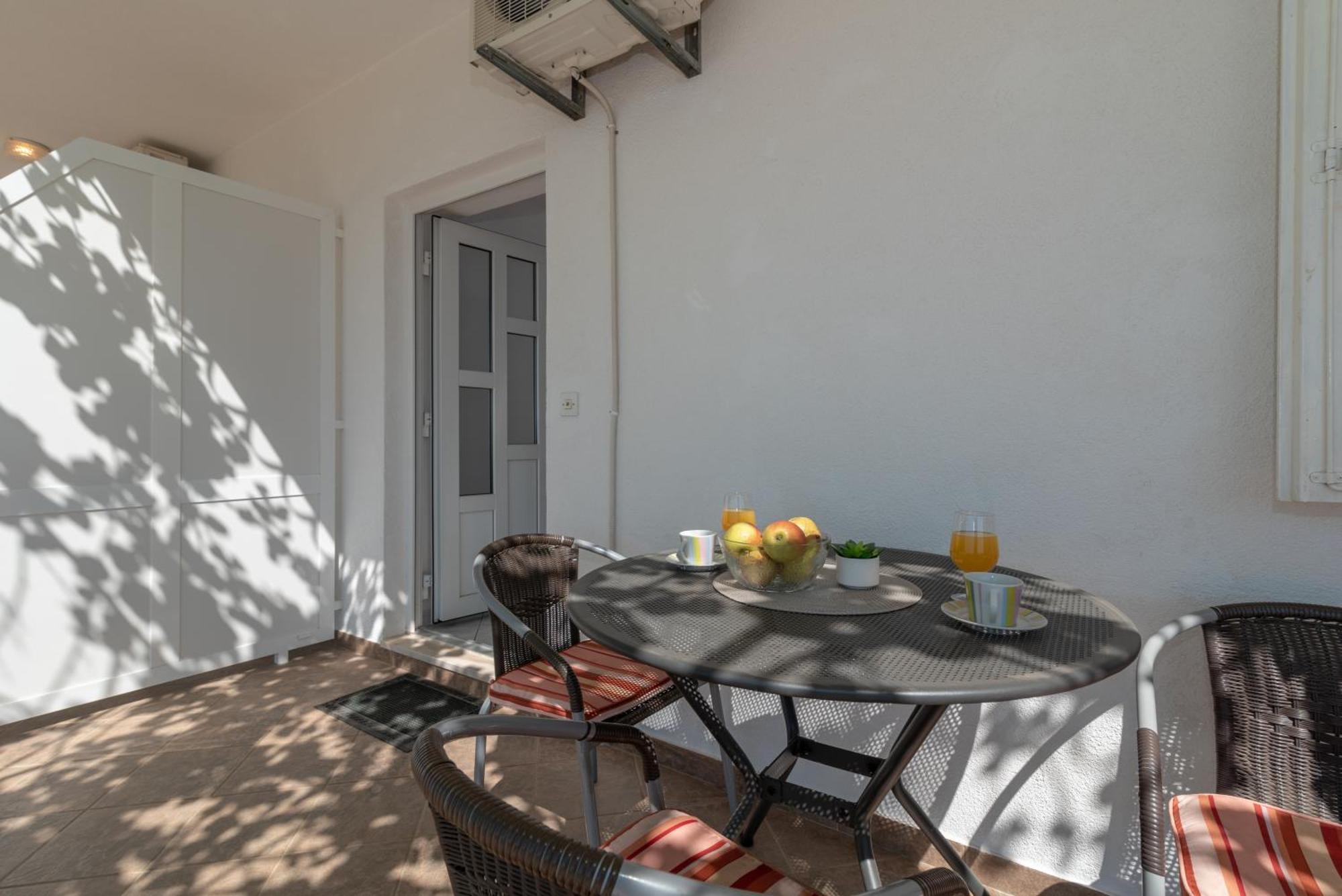 Apartments Villa Bella Vista Seget Trogir Exterior foto