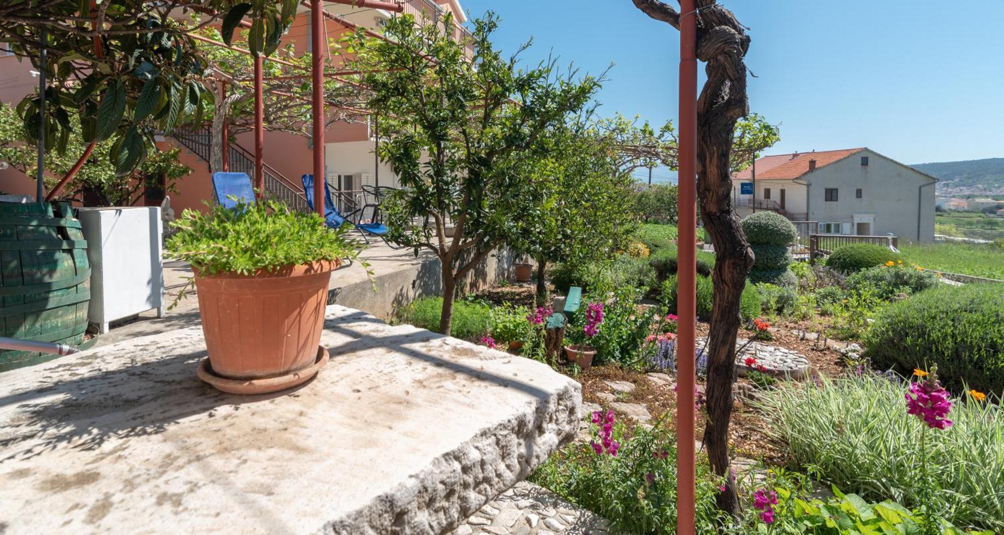 Apartments Villa Bella Vista Seget Trogir Exterior foto